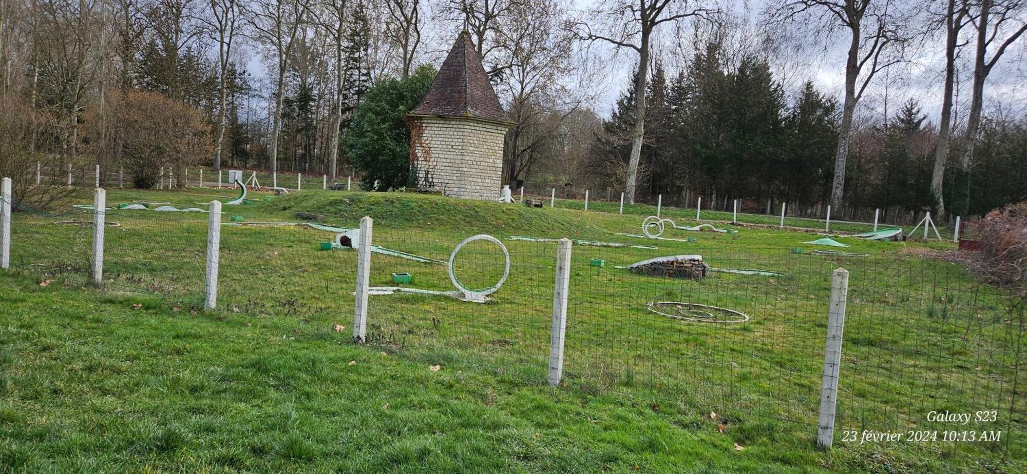 Pavillon Avec Jardin Clos Au Bord De L'yonne * Coulanges-sur-Yonne
